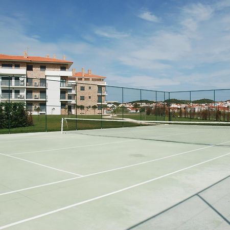 Pebble - 1 Bedroom Apartment Sleeps 5 With Pool & Tennis Court São Martinho do Porto Exteriör bild