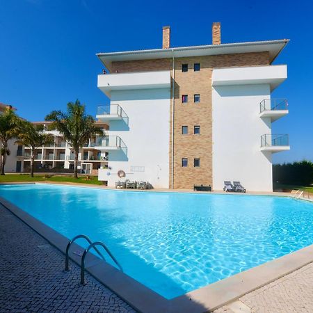 Pebble - 1 Bedroom Apartment Sleeps 5 With Pool & Tennis Court São Martinho do Porto Exteriör bild