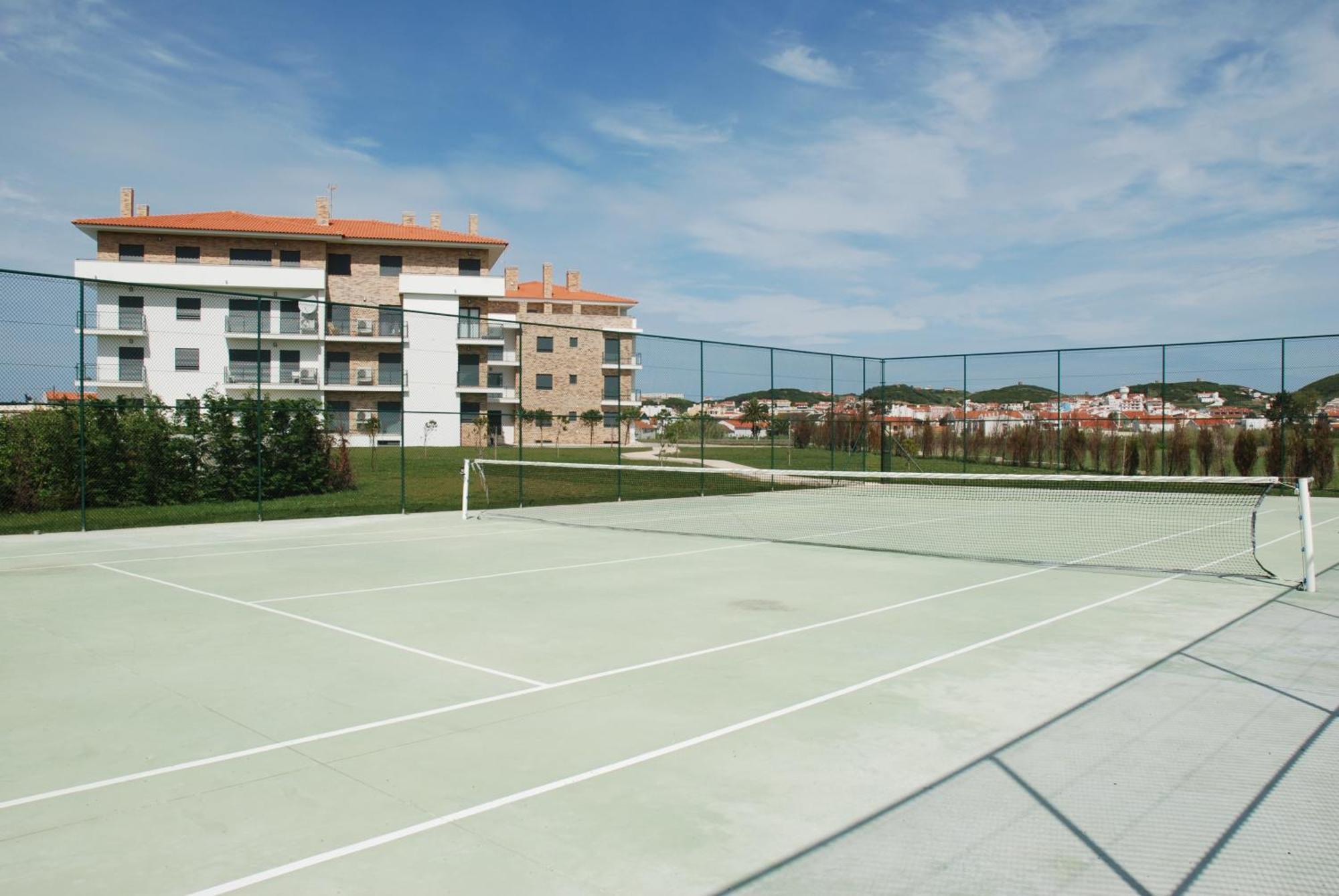Pebble - 1 Bedroom Apartment Sleeps 5 With Pool & Tennis Court São Martinho do Porto Exteriör bild