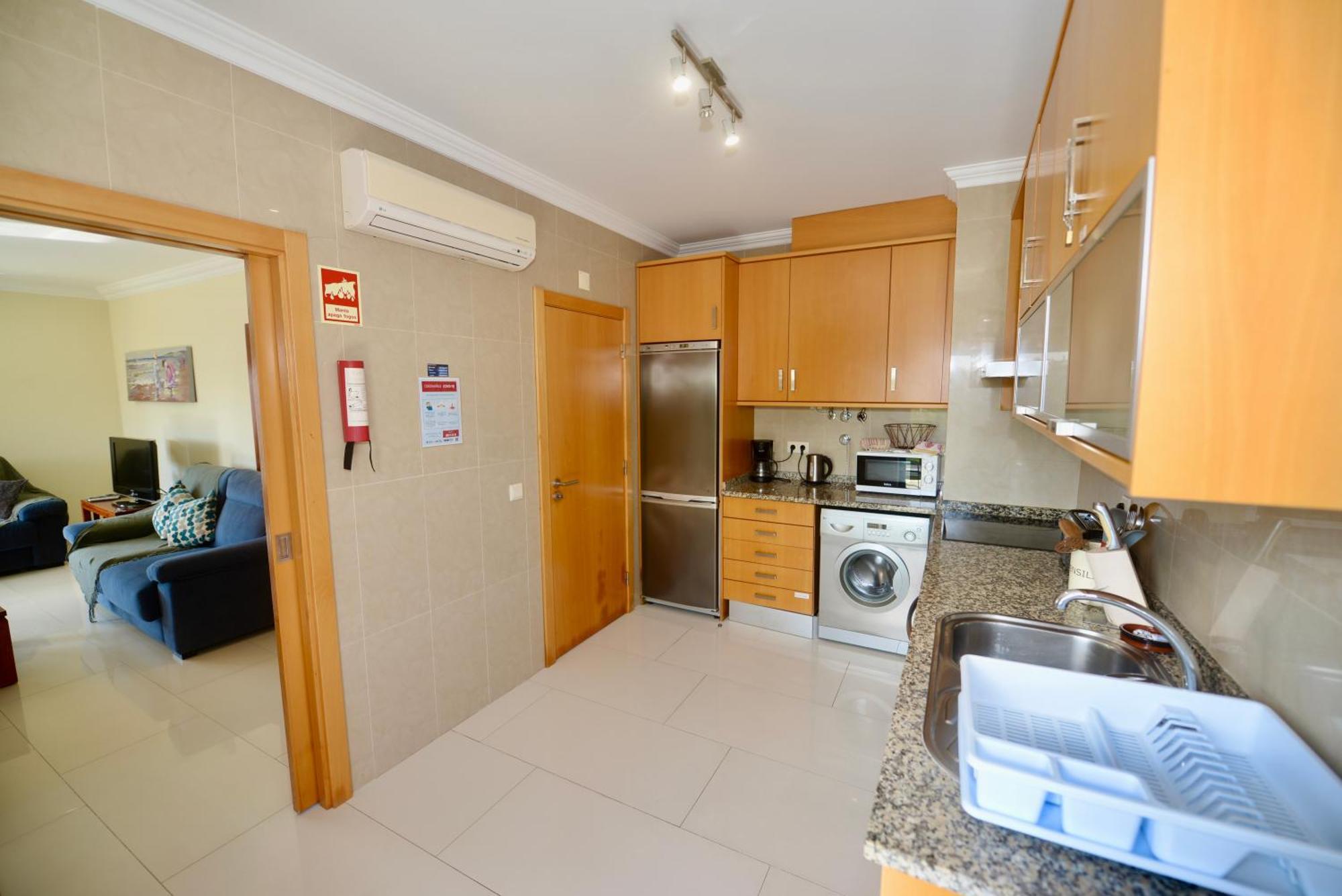 Pebble - 1 Bedroom Apartment Sleeps 5 With Pool & Tennis Court São Martinho do Porto Exteriör bild