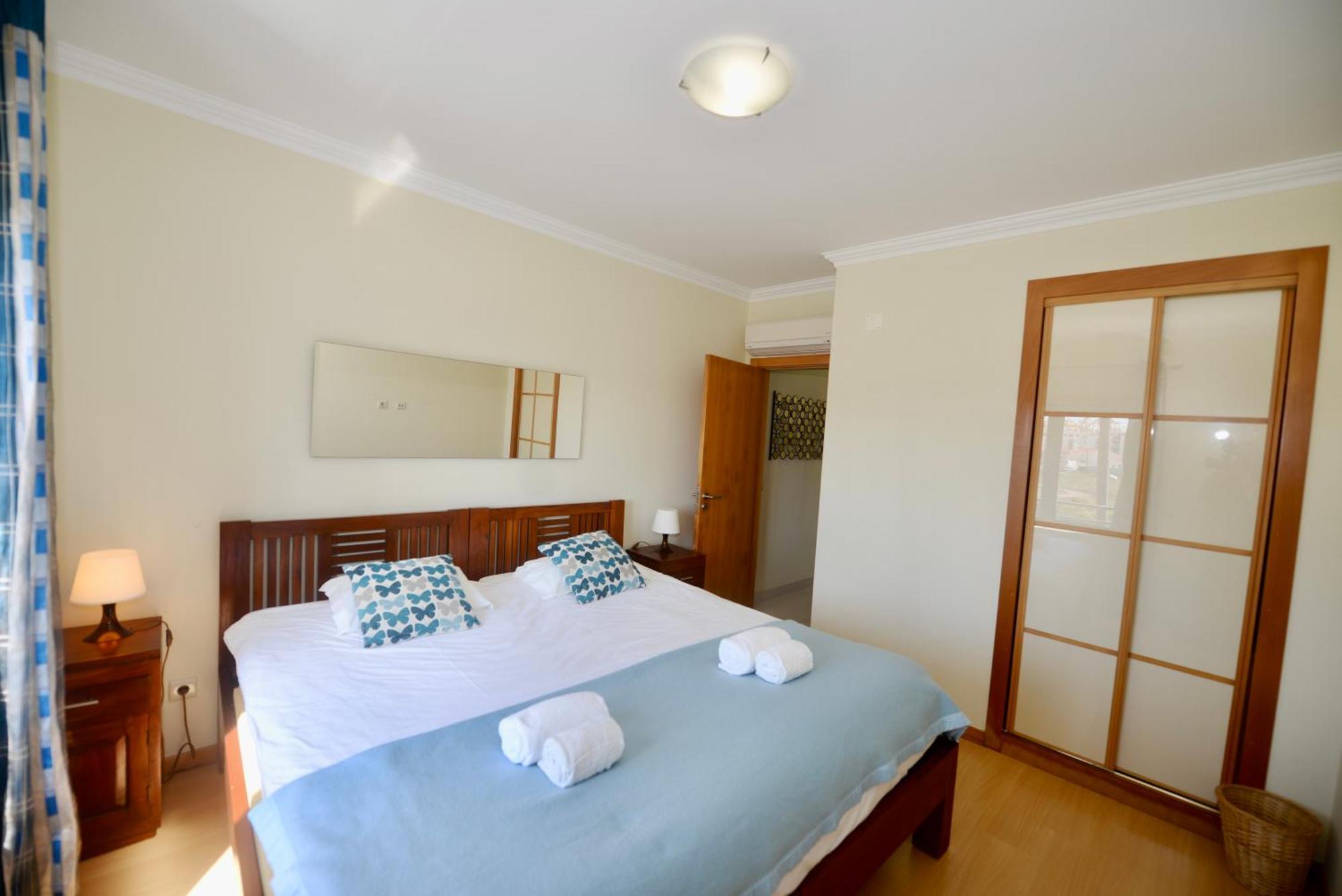 Pebble - 1 Bedroom Apartment Sleeps 5 With Pool & Tennis Court São Martinho do Porto Exteriör bild