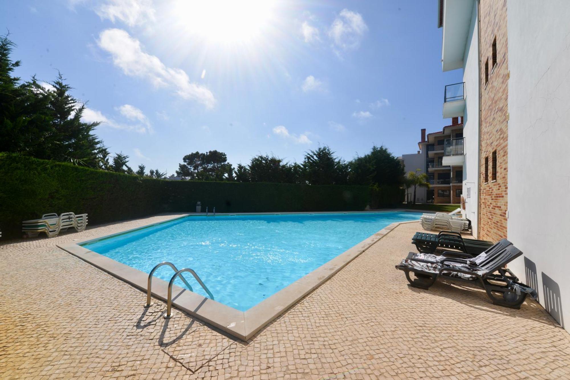 Pebble - 1 Bedroom Apartment Sleeps 5 With Pool & Tennis Court São Martinho do Porto Exteriör bild